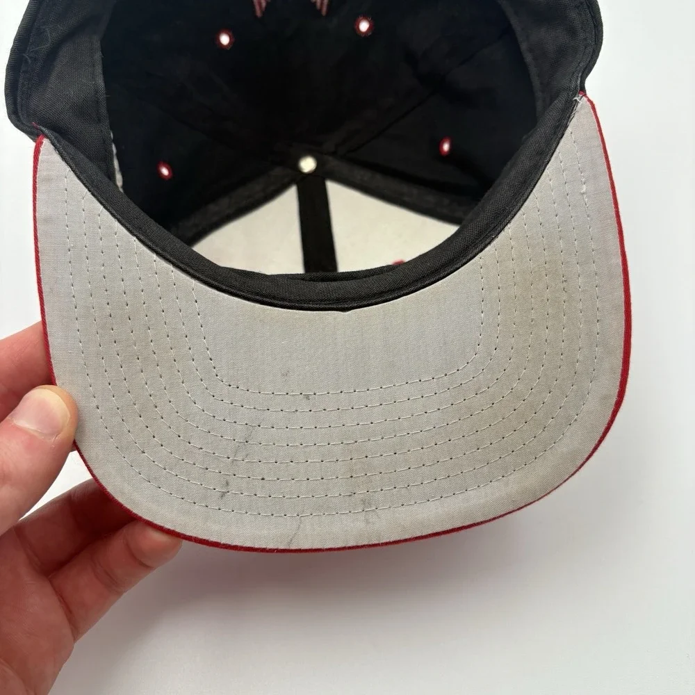 Vintage Adidas Chicago Bulls Snapback Hat NBA Red Black Embroidered Cap